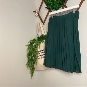Charlotte Russe Deep Green Pleated Skirt Sm NWOT